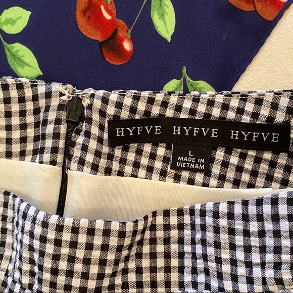 🏁Fully lined Black & White checkered high waist Pinup shorts fitted ruffles NEW - Picture 2 of 9